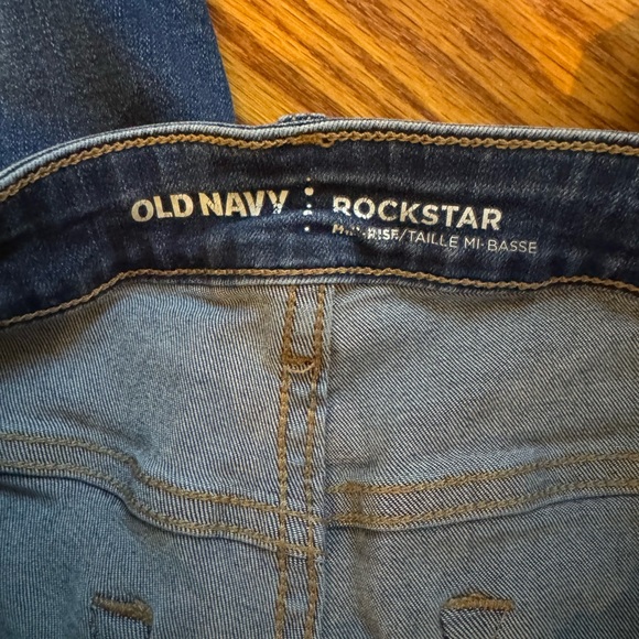 Old Navy Rockstar Mud Rise Skinny - Picture 3 of 8